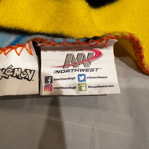 Pokemon Pikachu and Friends 57" x 44" Throw Blanket - Picture 12 of 12